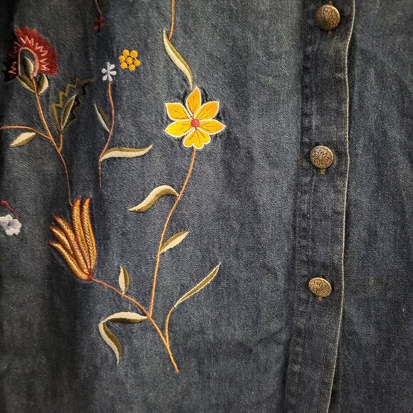 Women's 2X Plus Cotton Chambray Button Down Blouse Shacket Floral Embroidery Art - Picture 8 of 9
